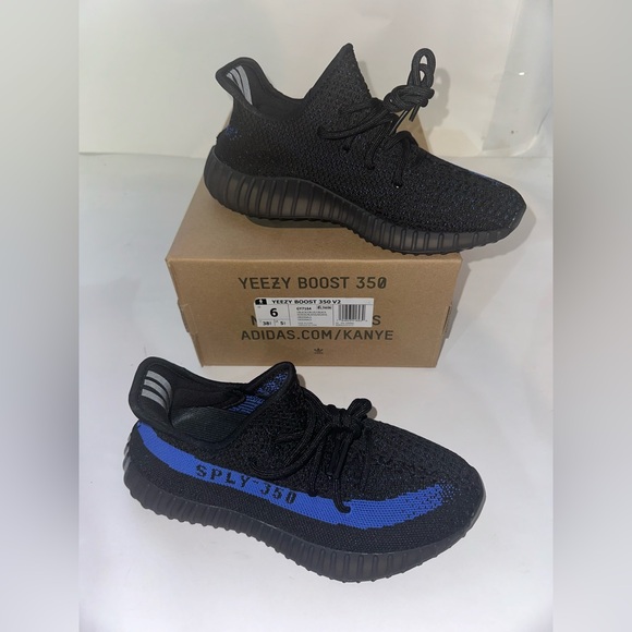 Adidas Yeezy Boost 350 V2 Black and Blue Men’s Sneakers BRAND NEW Shoes - Picture 2 of 5